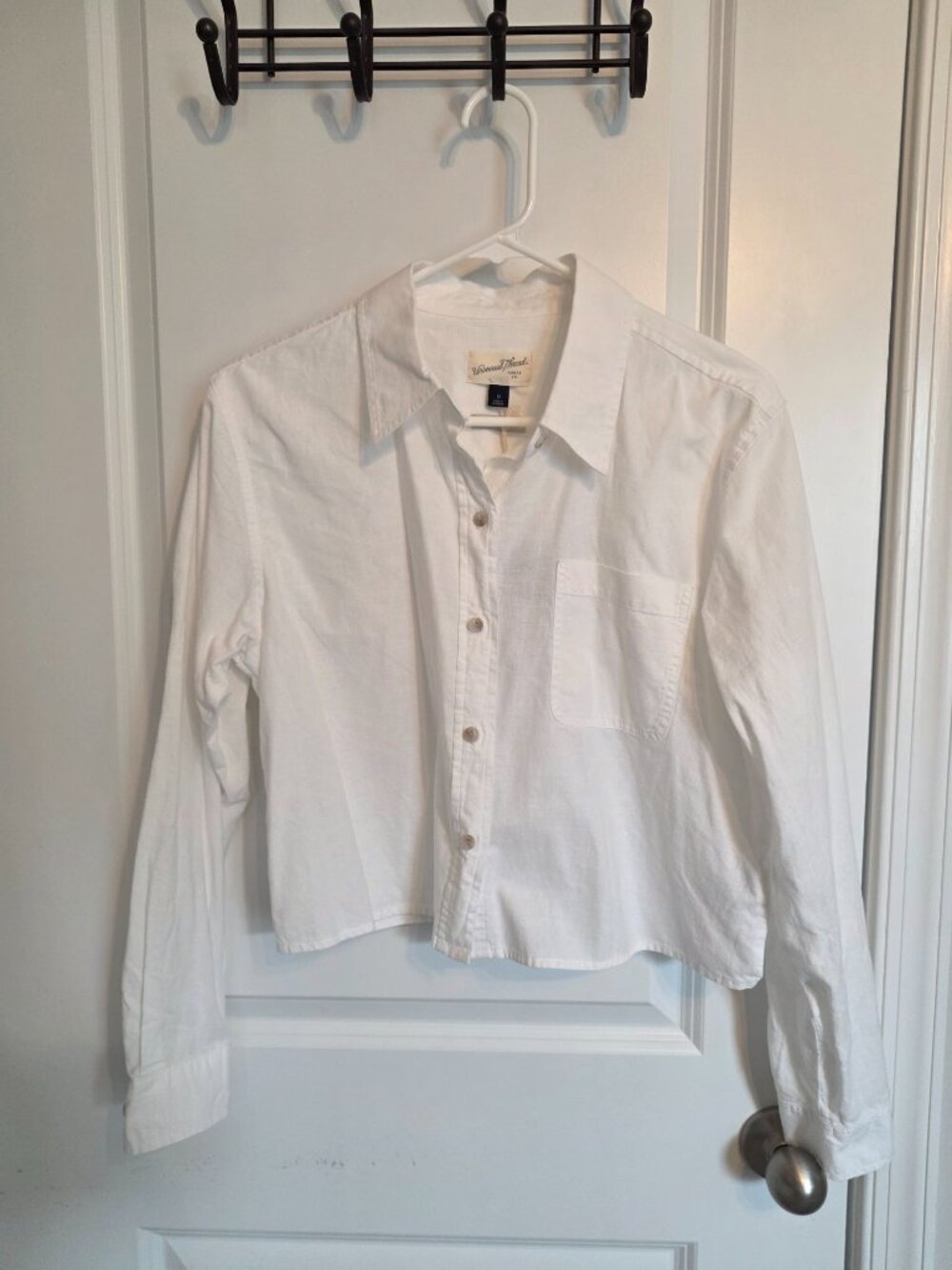 Universal Thread White Cropped Button Down Shirt - Size Medium